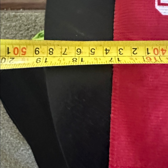 SF 49 er Faithful the Brand Red Towel and plastic box - Picture 6 of 6